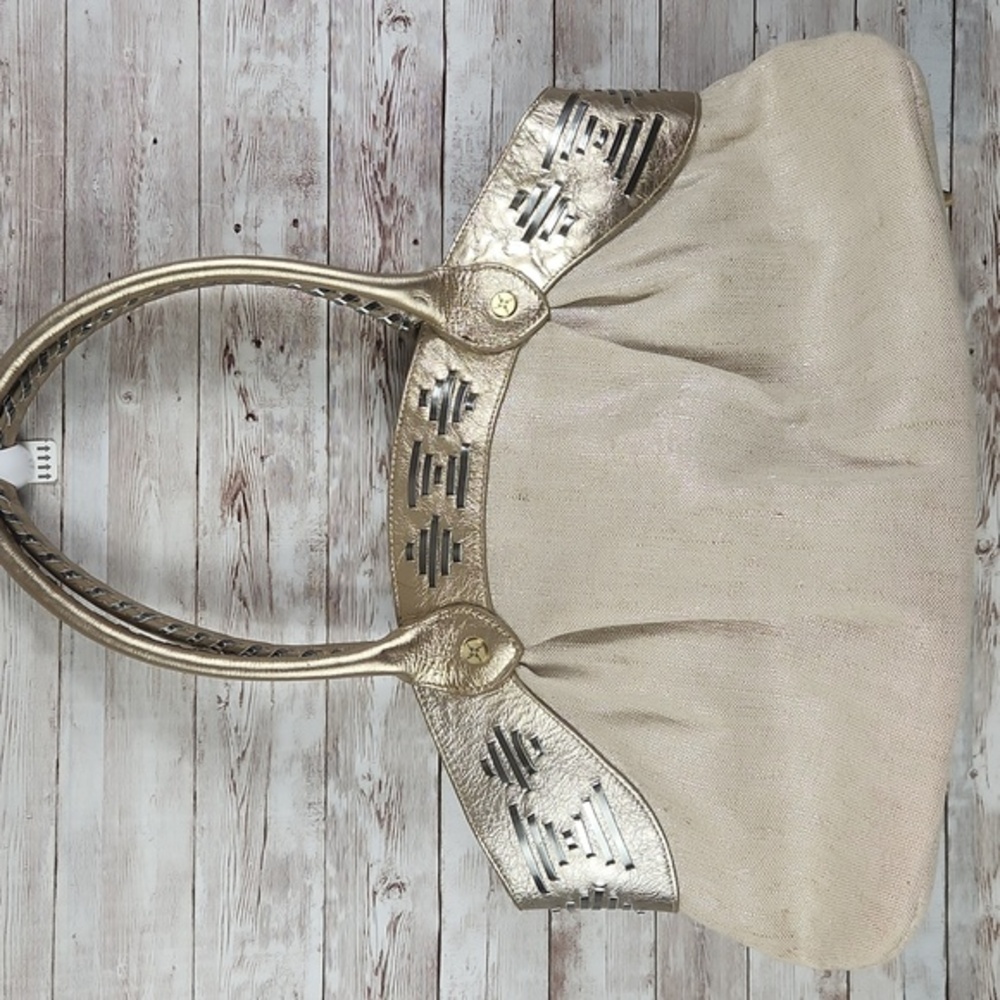 Nicole Miller, Large Elegant Gold and Cream Women's Handbag with feet. - Picture 2 of 9
